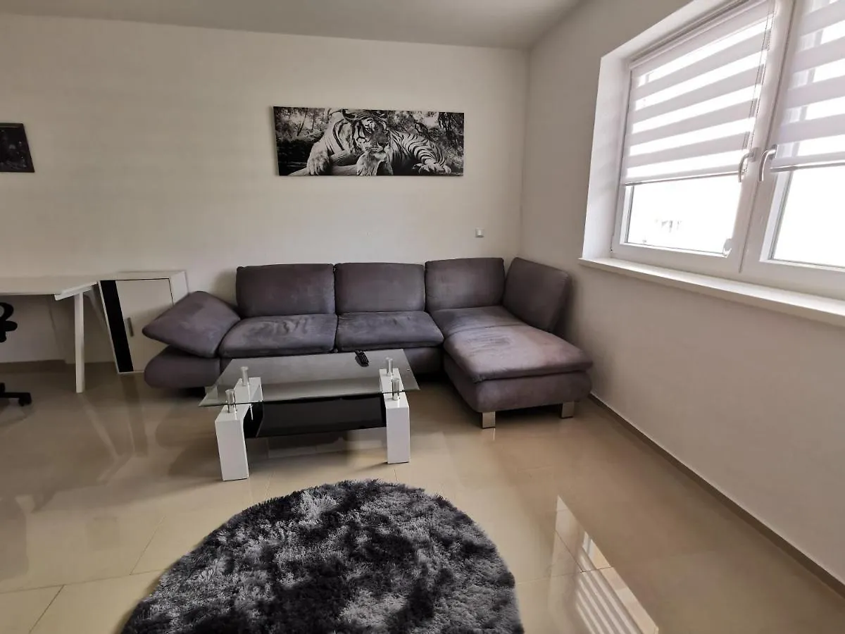Daire Neue Bungalow Ferienwohnung Ansbach